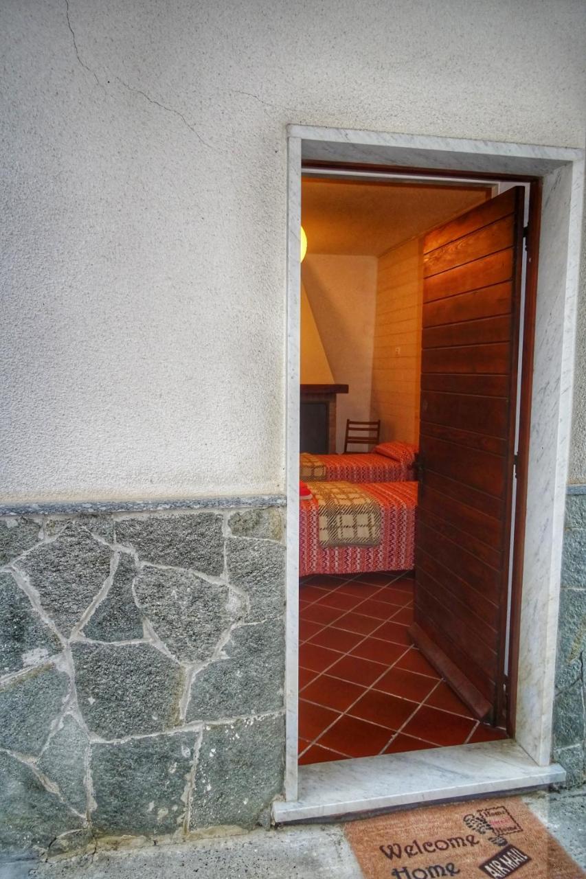 Bed And Breakfast Le Quattro Stagioni Neirone Dış mekan fotoğraf